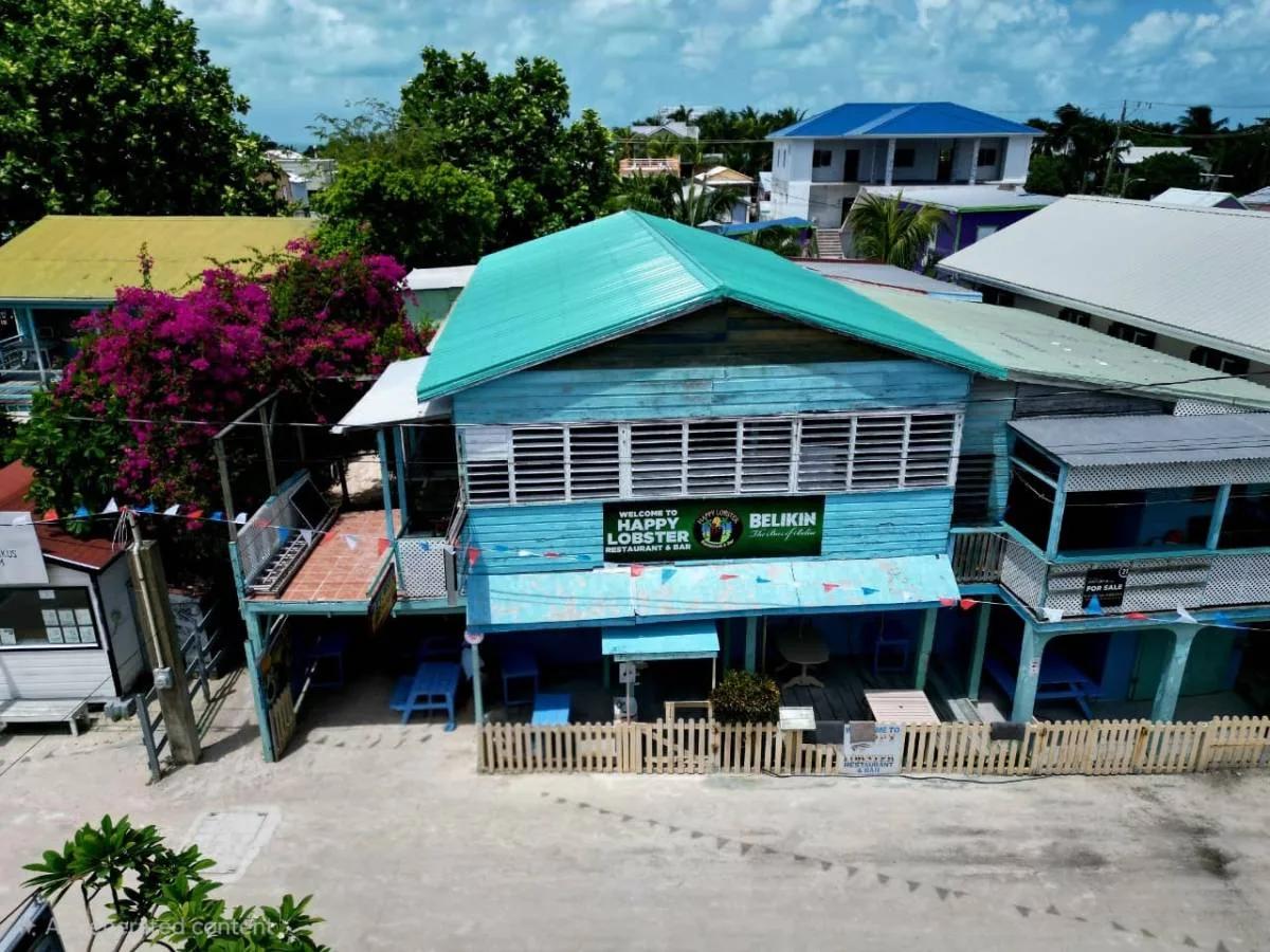 Prime Front Street Real Estate | Iconic Happy Lobster Bar & Grill - Photo 2