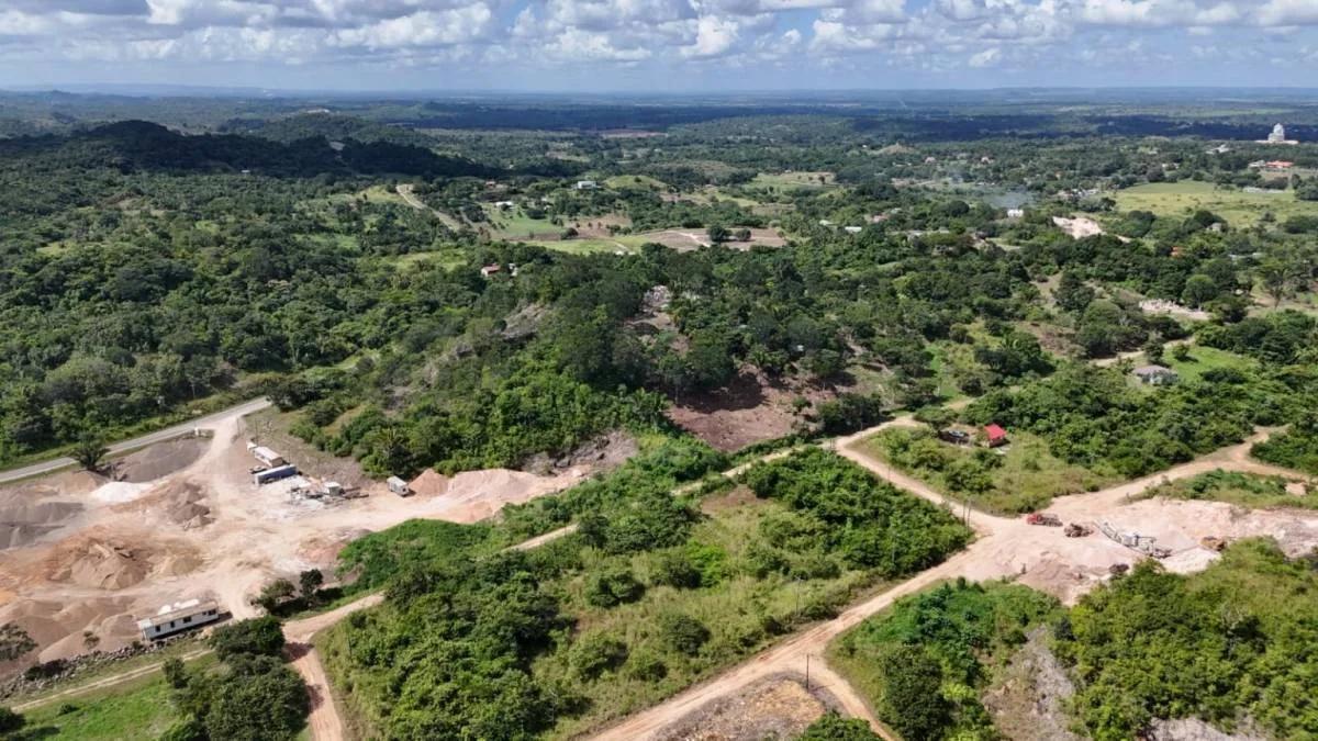 Belmopan Real Estate Opportunity: 1.16 Acres in Prime Location - Photo 4