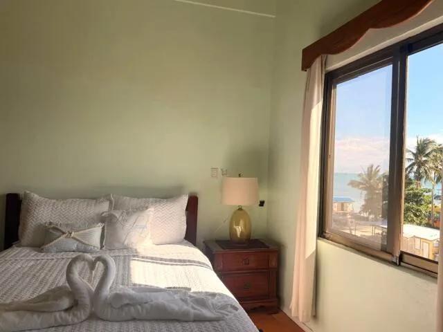 Prime Village Location! 1- Bedroom Condo with Private Rooftop Terrace in the Heart of Caye Caulker - Photo 5