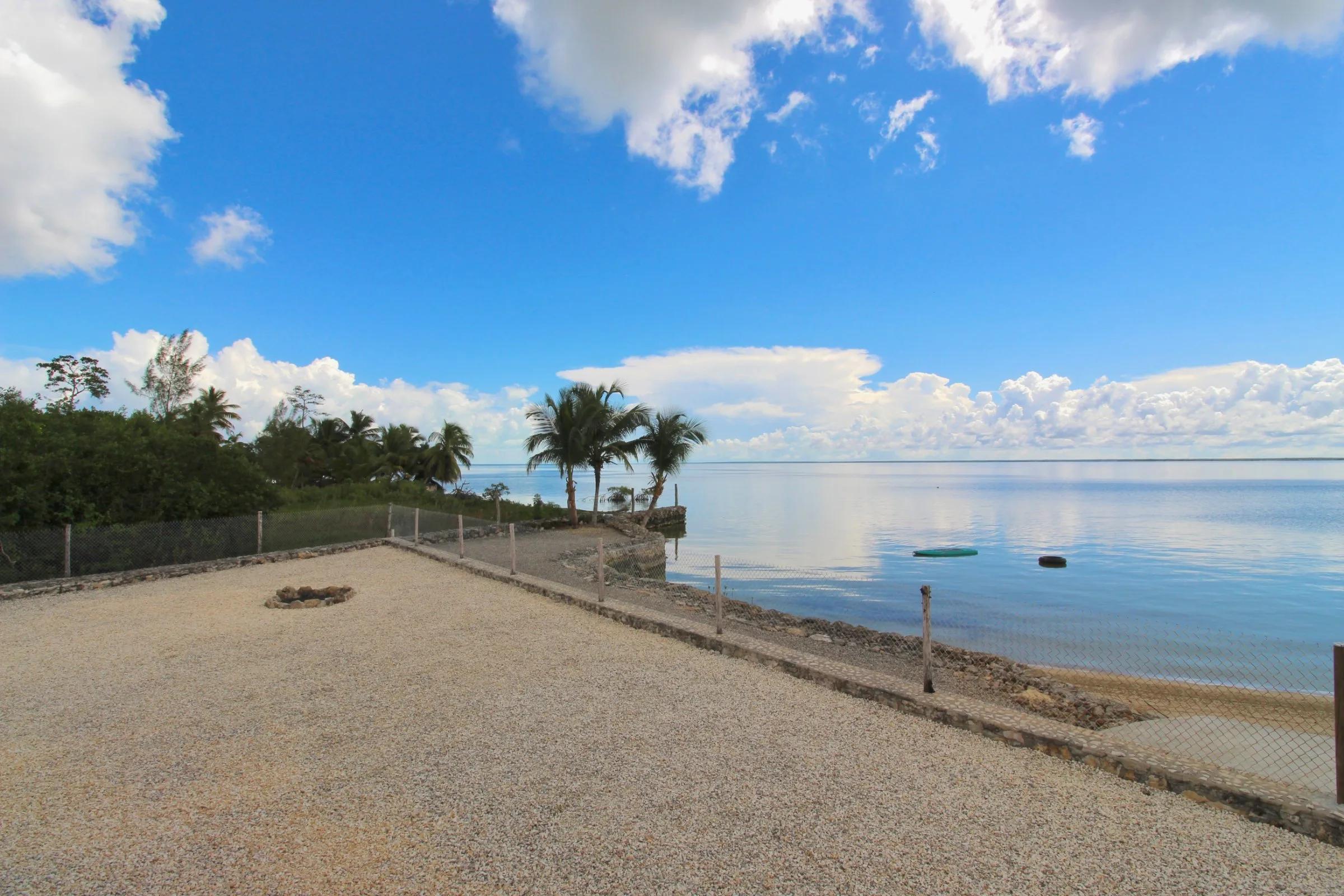 Seascape - Modern Beachfront Home On 2 Acres - Photo 3