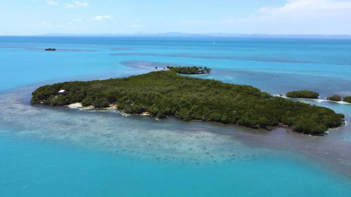 Secluded Private Island – Sand Fly Caye - Photo 4