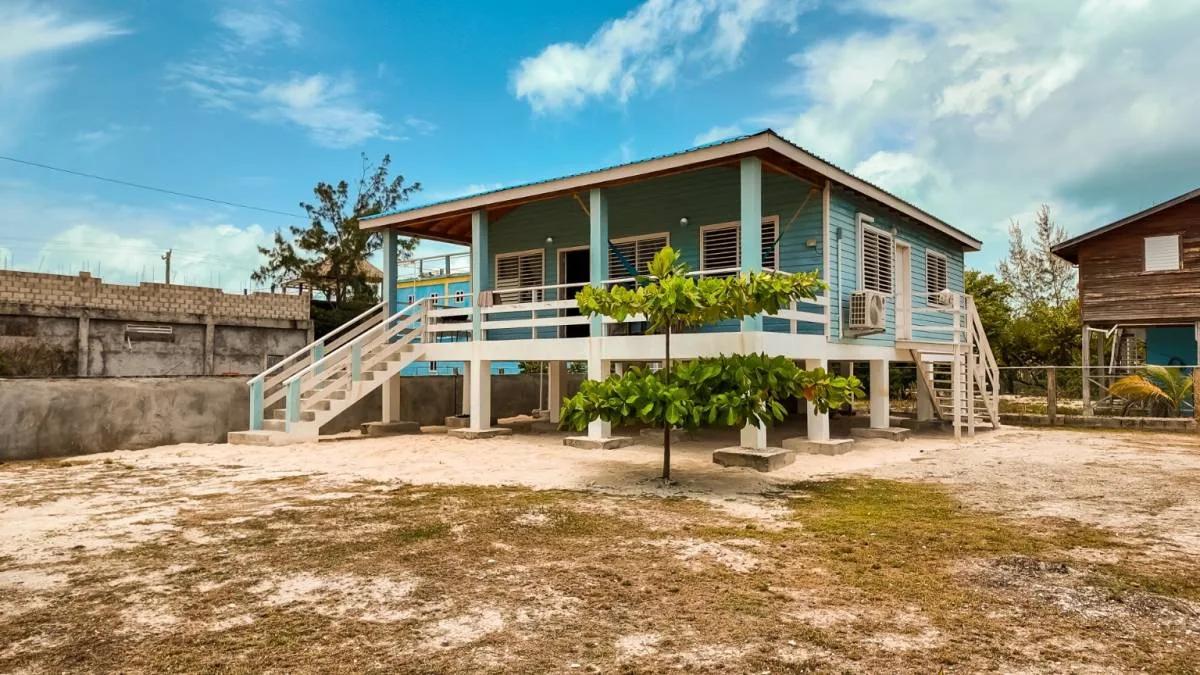 Charming 2 Bedroom Home By the Sea – South Caye Caulker