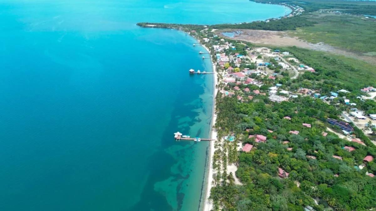 Prime Parcel in the Hopkins Hotel Zone, Offering Exceptional Potential - Photo 2