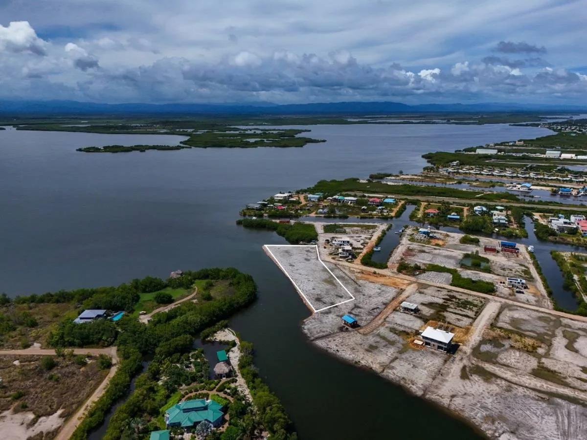 Stunning 1-Acre Lagoonfront Lot - Photo 3