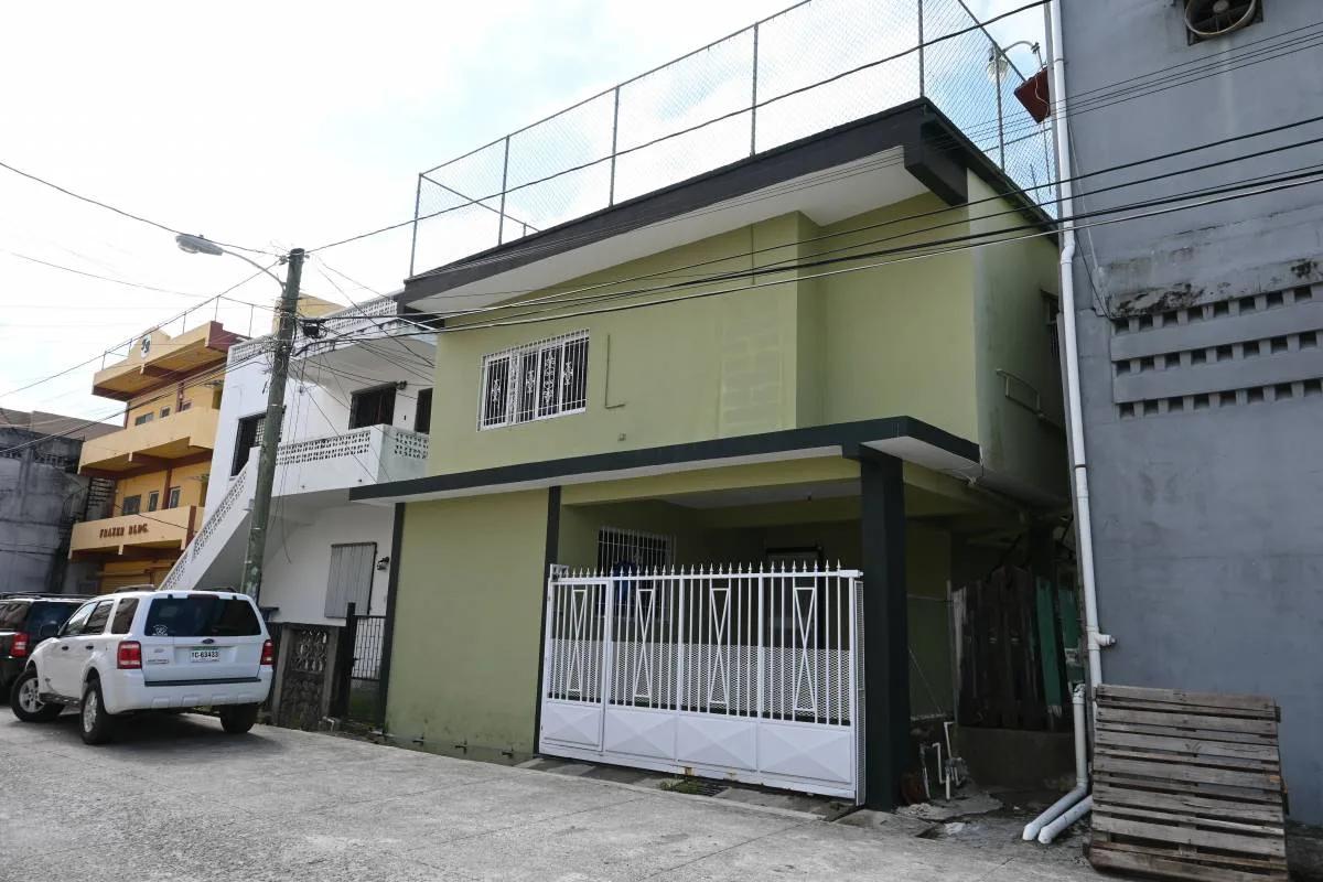 Duplex home in the heart of Downtown! - Photo 2