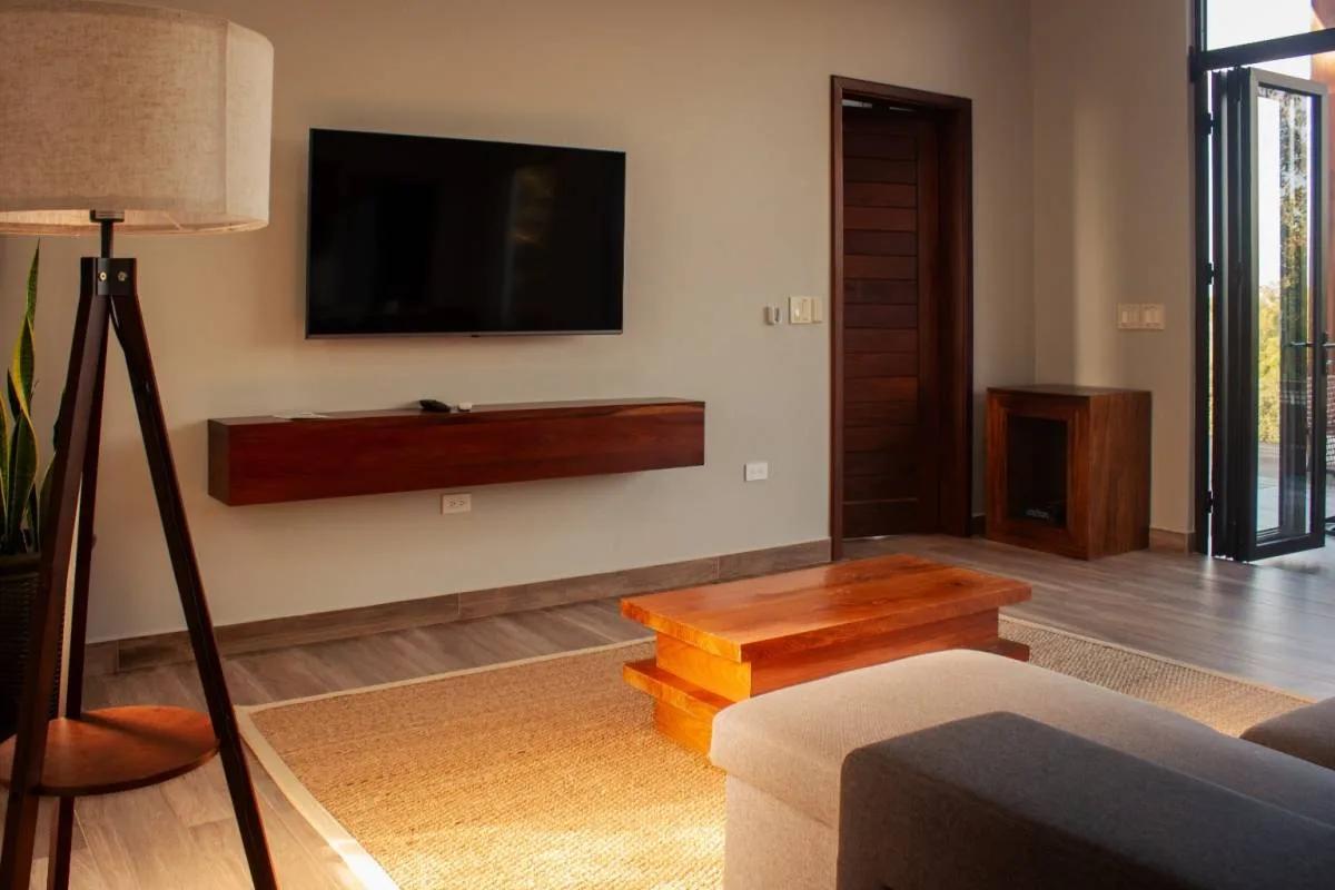 Luxury Mountain-Top Villa at Chial Reserve - Photo 4
