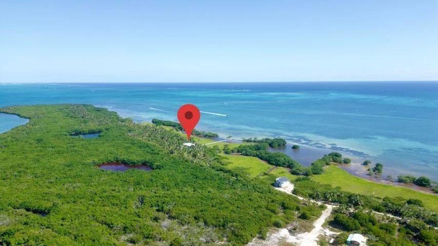 A Rare Waterfront Sanctuary on Caye Caulker, North Island - Photo 2