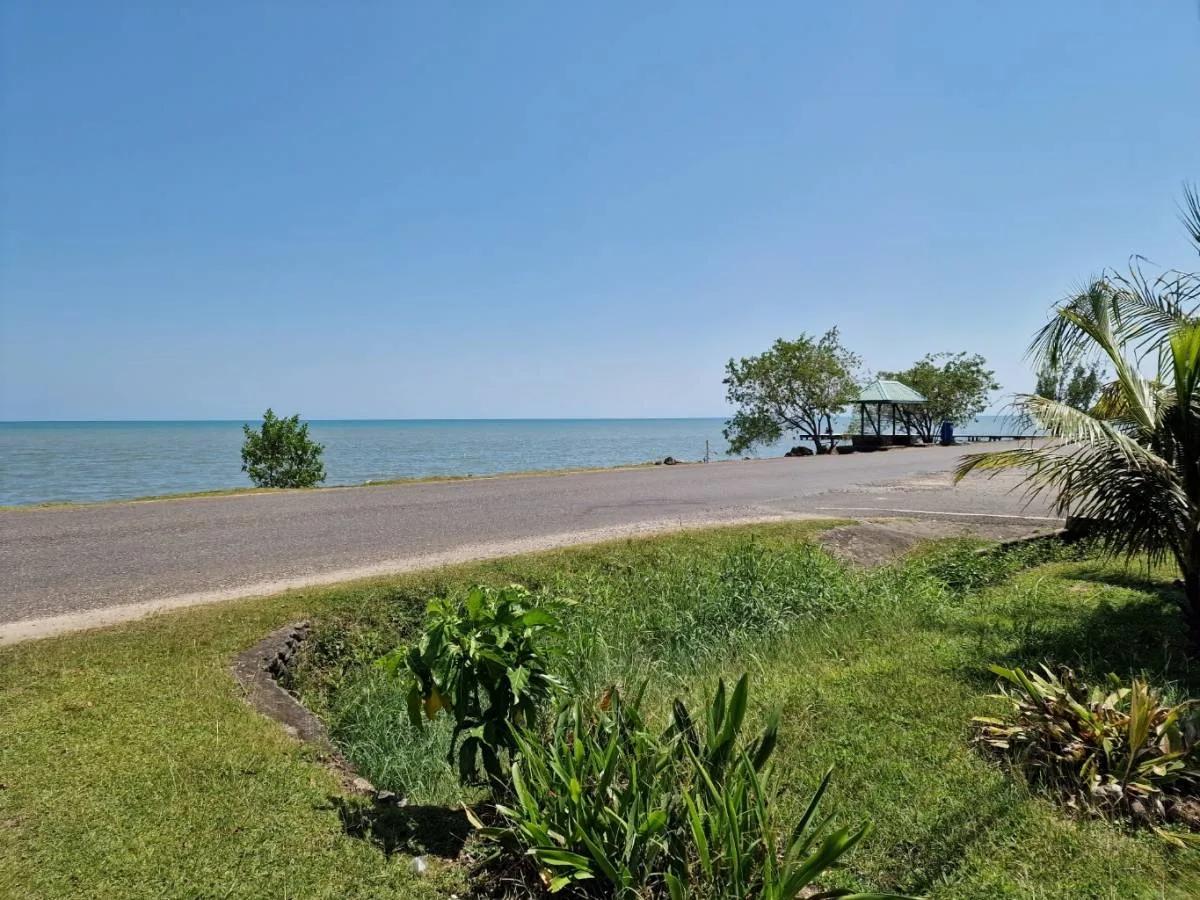 Gorgeous double Lot with single Home and ocean view in Punta Gorda for Sale - Photo 4